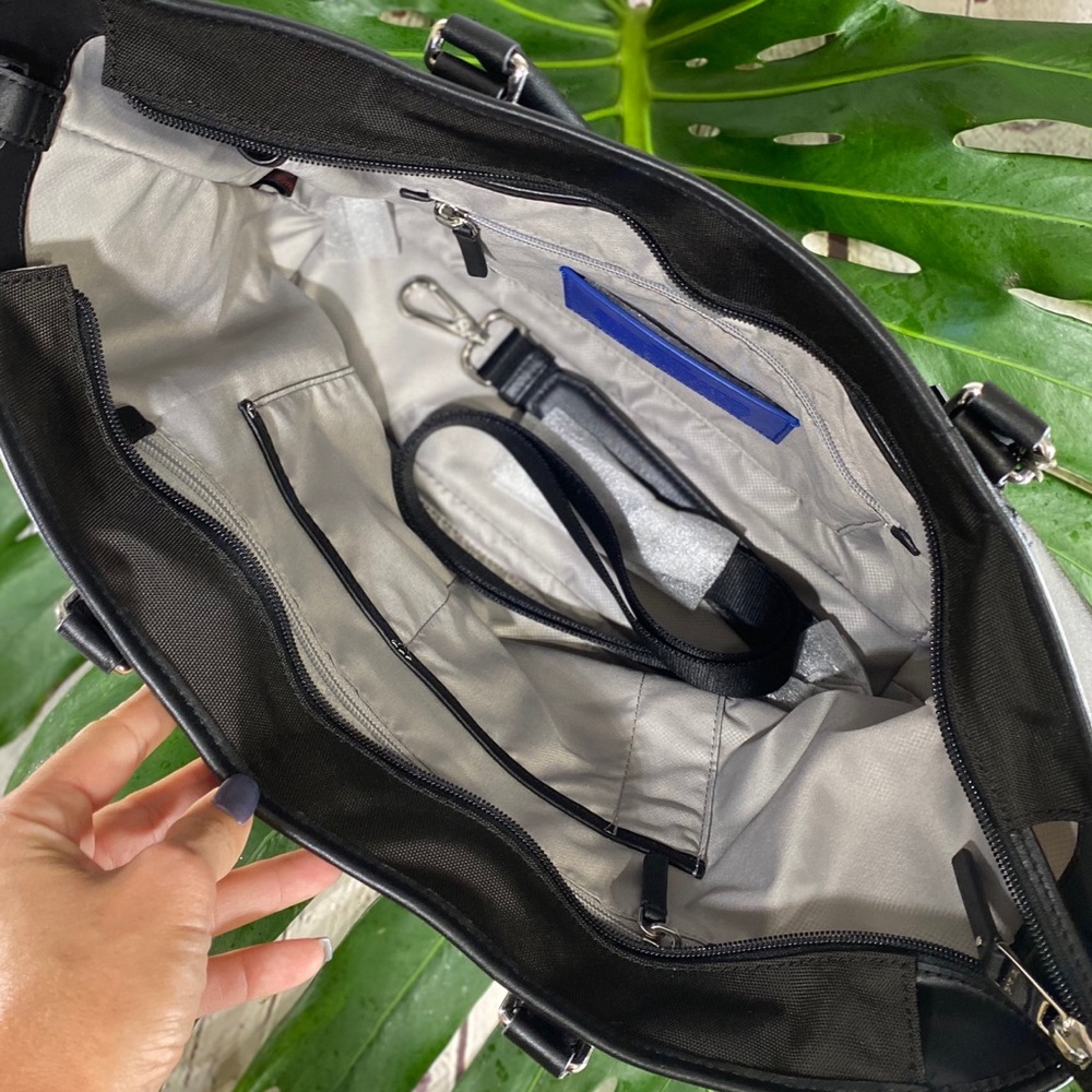 Sold! NWT! Tumi Nell Tote Black - Picture 4 of 8